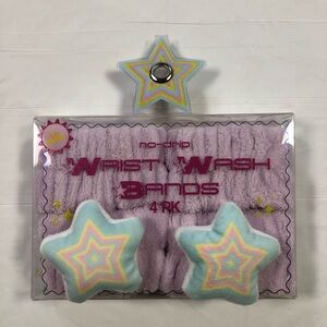NWT Women’s 2 Pairs /  4 PK no-drip Wrist Wash Bands featuring Plush Star Charms